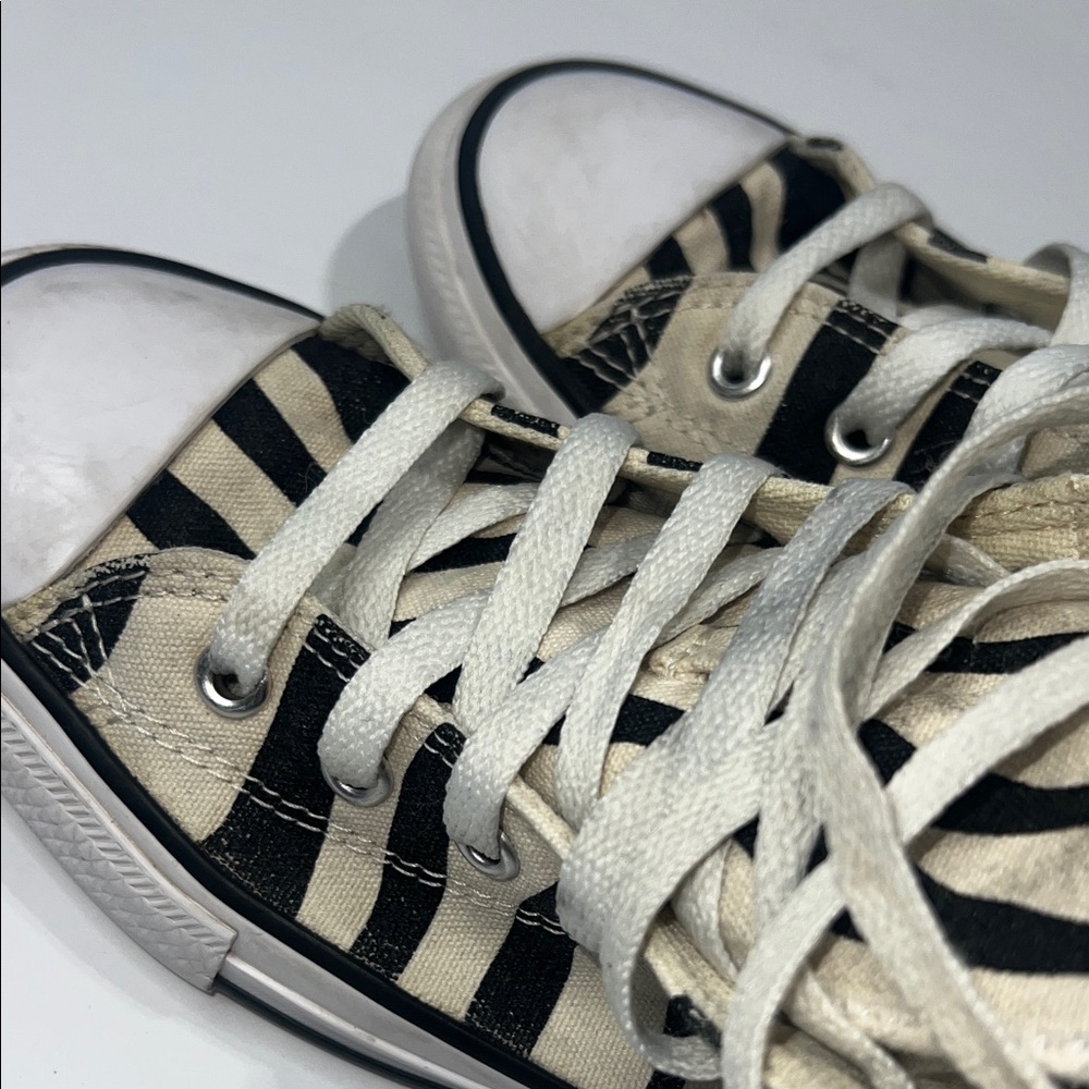 Converse Black and White Zebra Kids Sneakers - Picture 9 of 9
